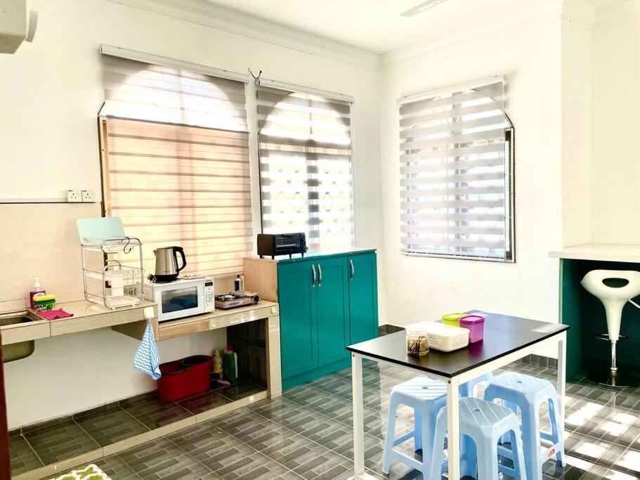 Rumah percutian H Family #fit 20pax Max #spacious Carpark