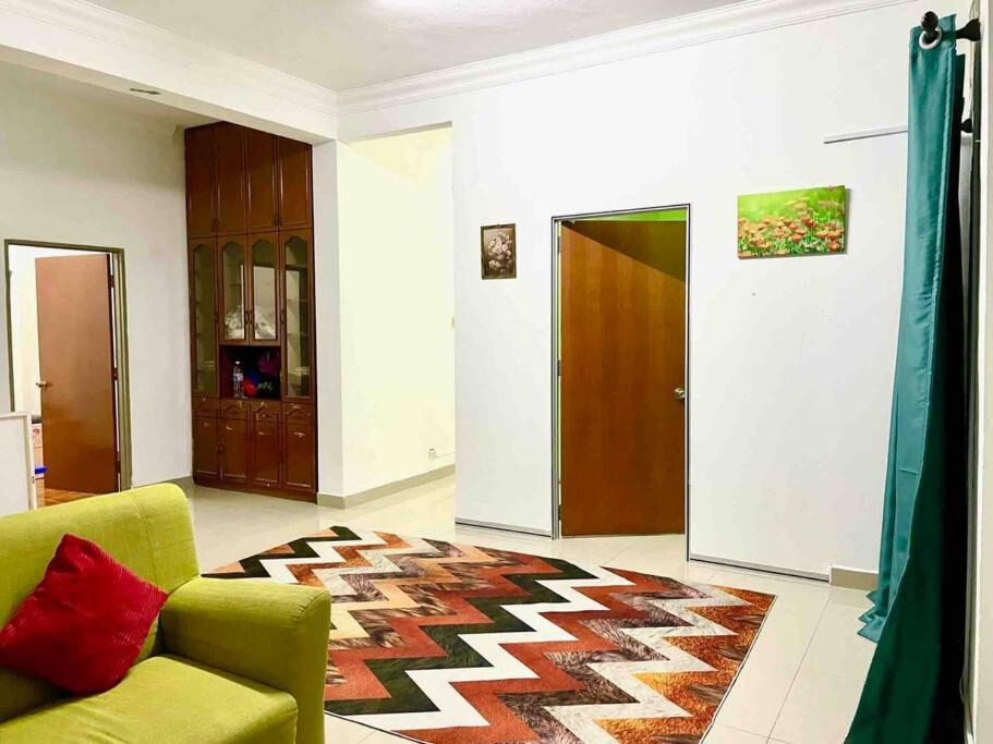 H Family #fit 20pax Max #spacious Carpark Rumah percutian *