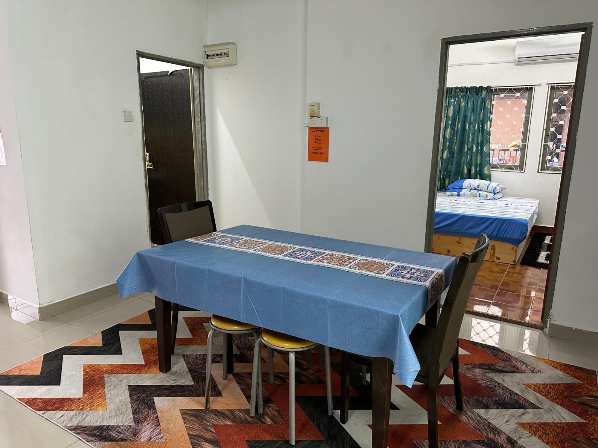 Rumah percutian H Family #fit 20pax Max #spacious Carpark Seremban